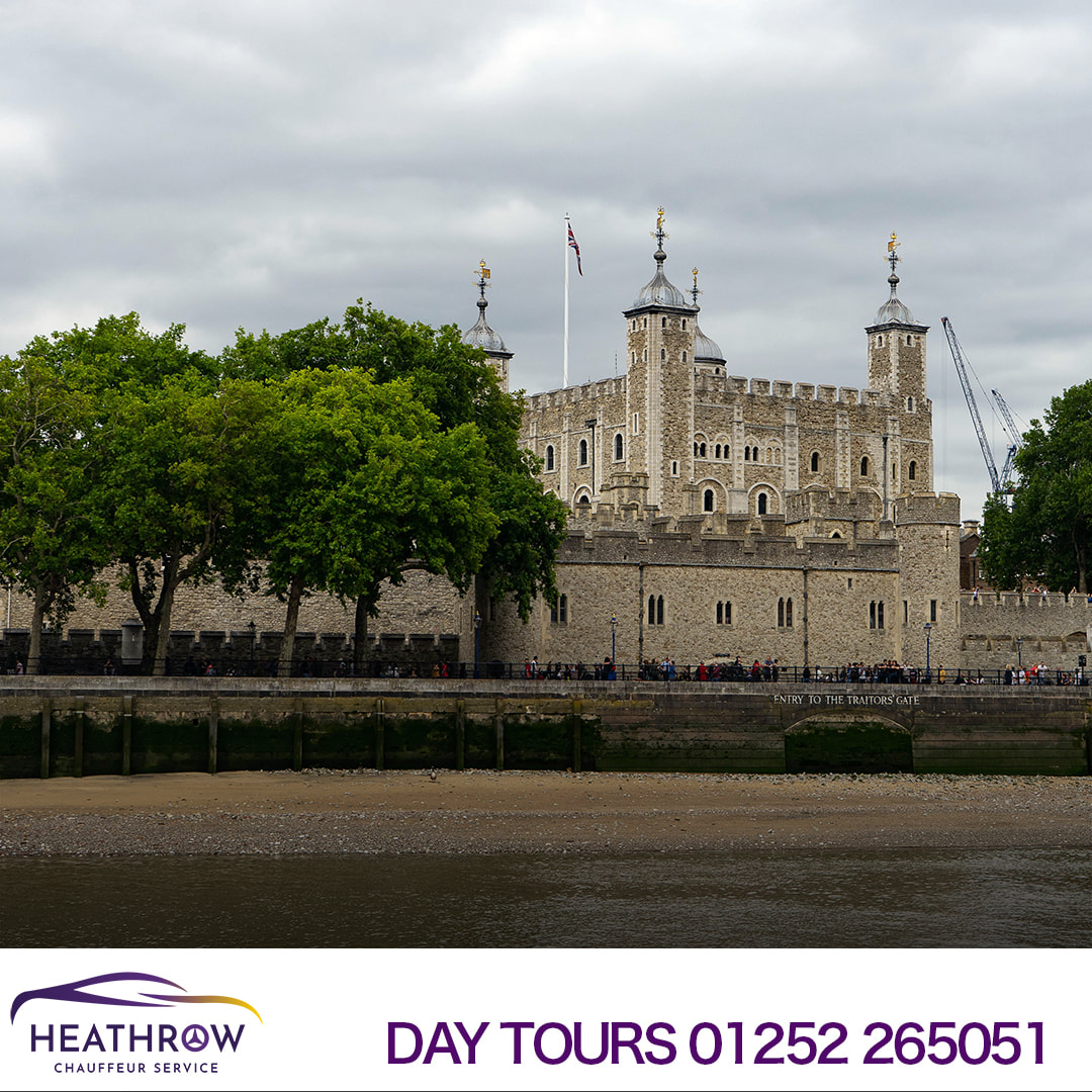 Where is Tower of London?  We'll show you, book your Day Tours in London at Tourists visiting Buckingham Palace, London. Call us for Day Tours in London, starts from £59 per hour, minimum 8 hours upto 7 passengers.  Call ☎️020 3633 4613​☎️